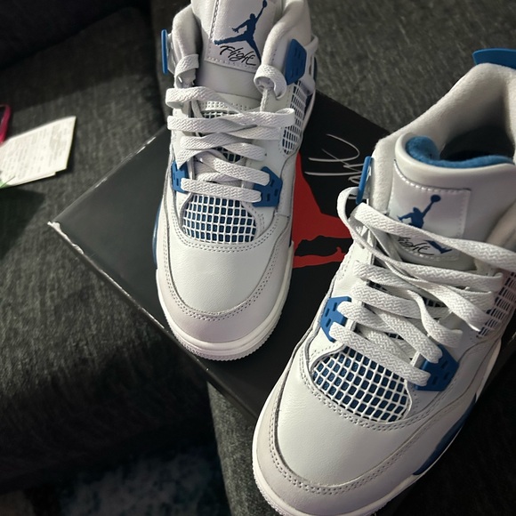 Nike Kids' Air Jordan 4 Retro - White and Blue - Picture 2 of 7